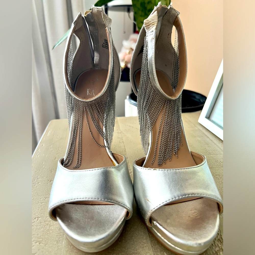 Dazzling 6inch silver ankle strap chain heels